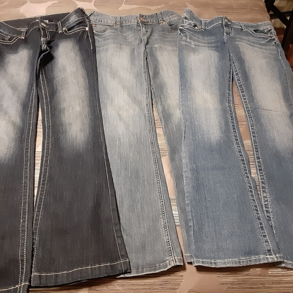 Three pair of Maurice's jeans